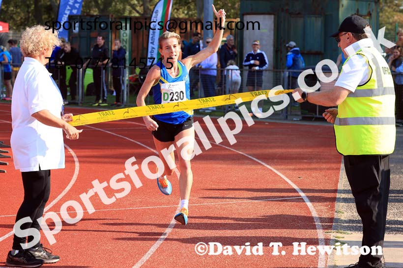Womens 4 Stage Relay, 2024 Northern Mens 6 and Womens 4 and Youngsters Relays, Stanley Park, Blackpool.  Photo: David T. Hewitson/Sports for All Pics
